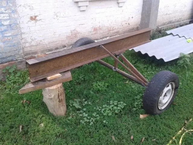 Hydraulic wood splitter with own hands