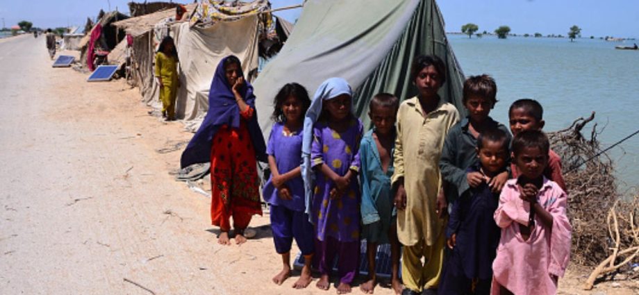 In Pakistan, 3,5 million children are exposed to disease due to contaminated water