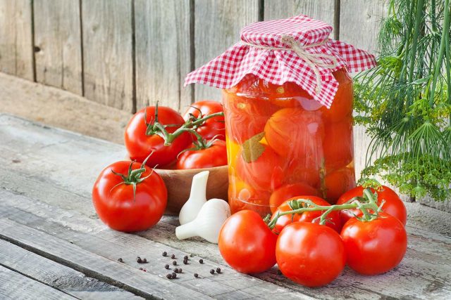 Instant Garlic Marinated Tomatoes