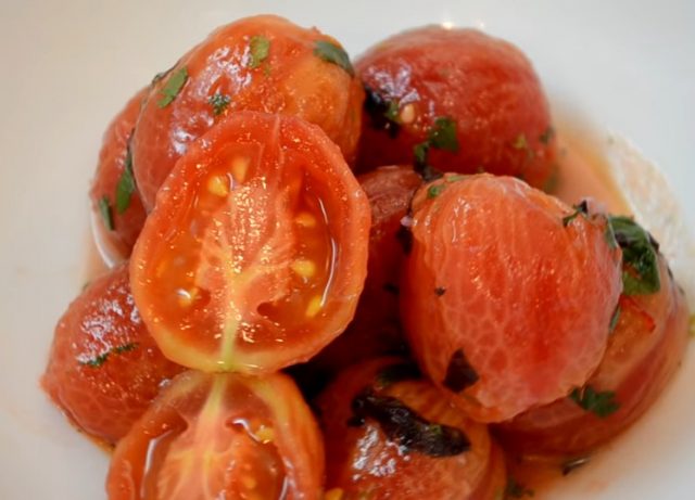 Instant Garlic Marinated Tomatoes