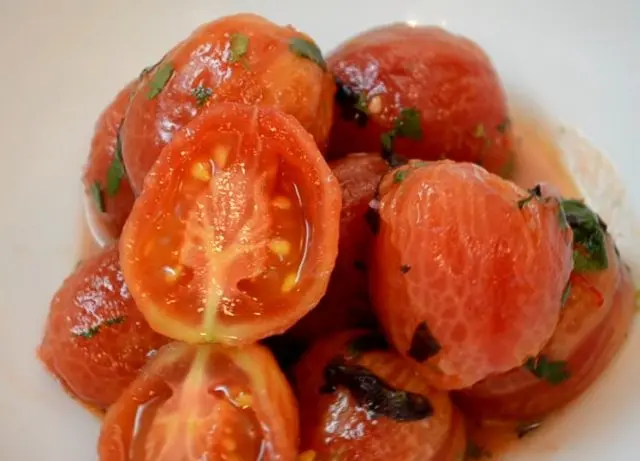 Instant Garlic Marinated Tomatoes