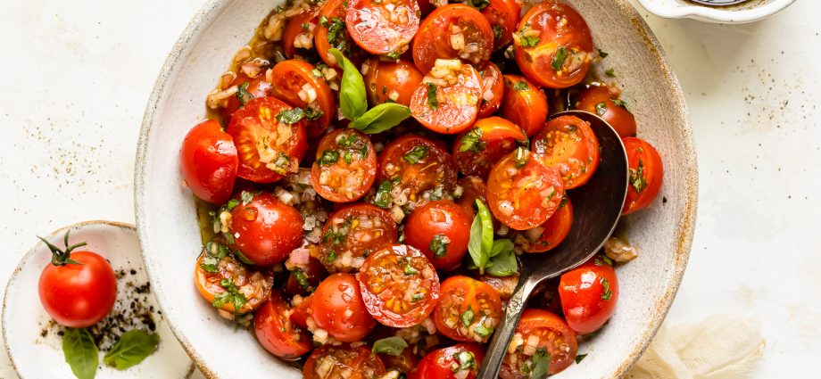 Instant Garlic Marinated Tomatoes