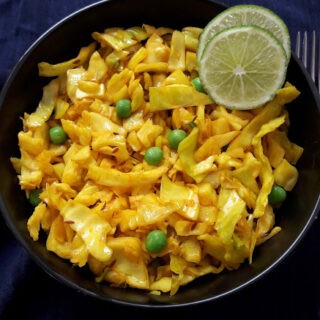 Instant marinated cabbage with turmeric