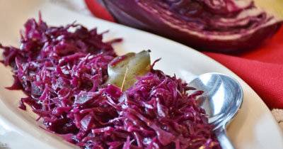 Instant Pickled Red Cabbage