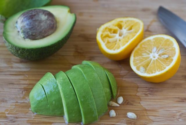 Is it possible to eat a brown avocado inside and what to do if it is bitter