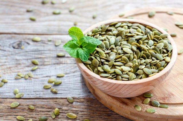 Is it possible to eat pumpkin seeds while losing weight