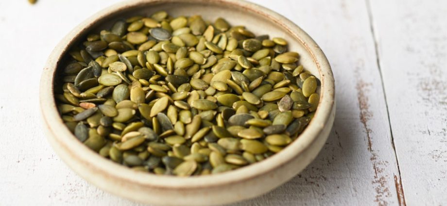 Is it possible to eat pumpkin seeds while losing weight