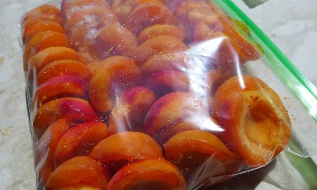 Is it possible to freeze apricots