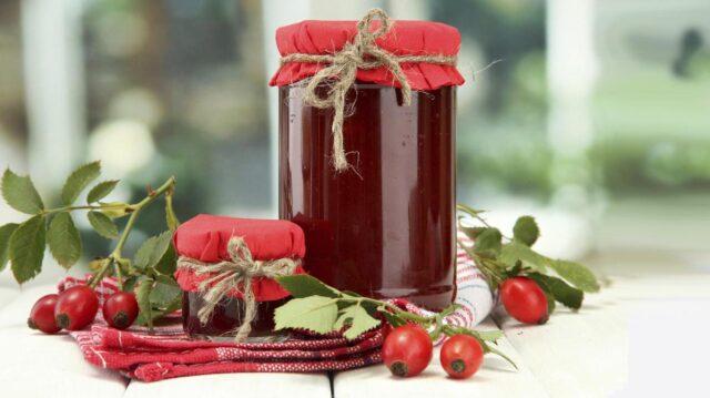 Is it possible to give rose hips to children: fruits, decoctions, infusions