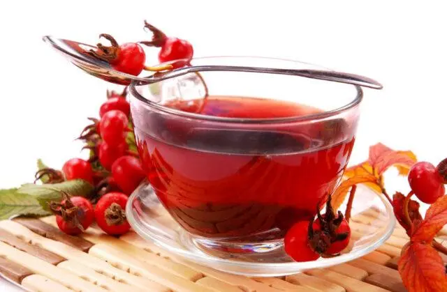 Is it possible to give rose hips to children: fruits, decoctions, infusions