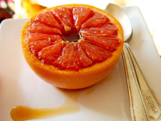 Is it possible to lose weight with grapefruit and how to eat it