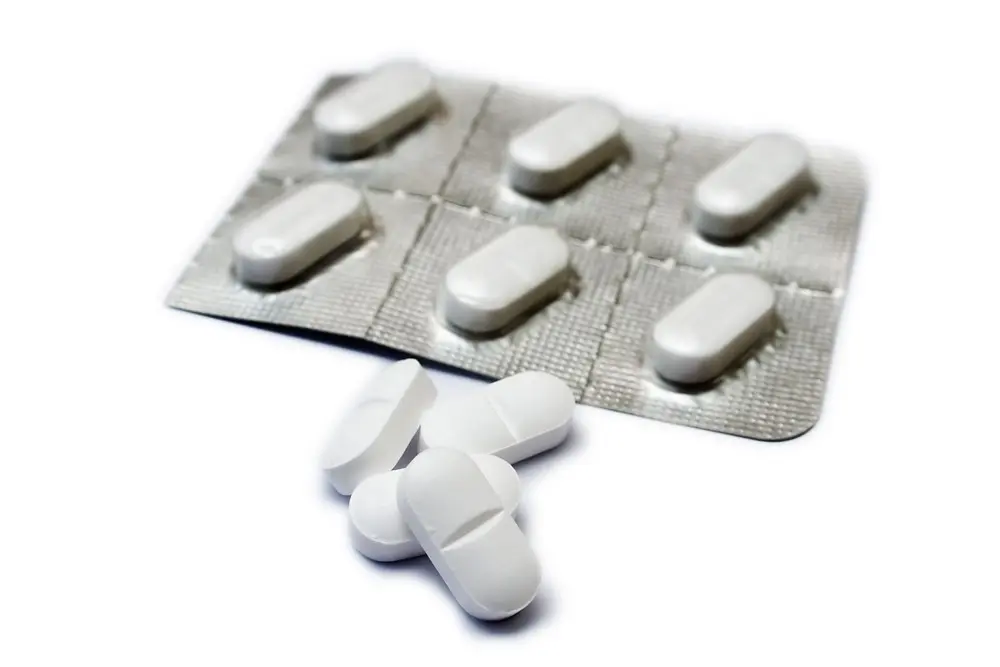 Is the combination of ibuprofen and paracetamol safe?