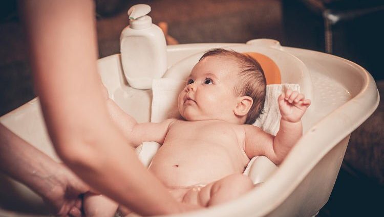 Is the dirty baby really happy? Facts and myths about washing babies