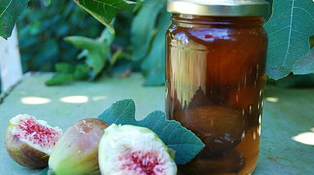 Jam from unabi (zizizfus): benefits + recipes