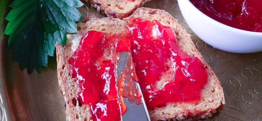 Jam from unabi (zizizfus): benefits + recipes