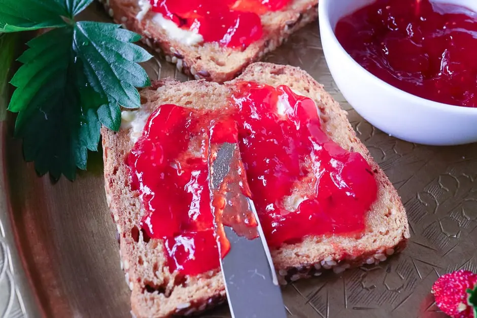 Jam from unabi (zizizfus): benefits + recipes