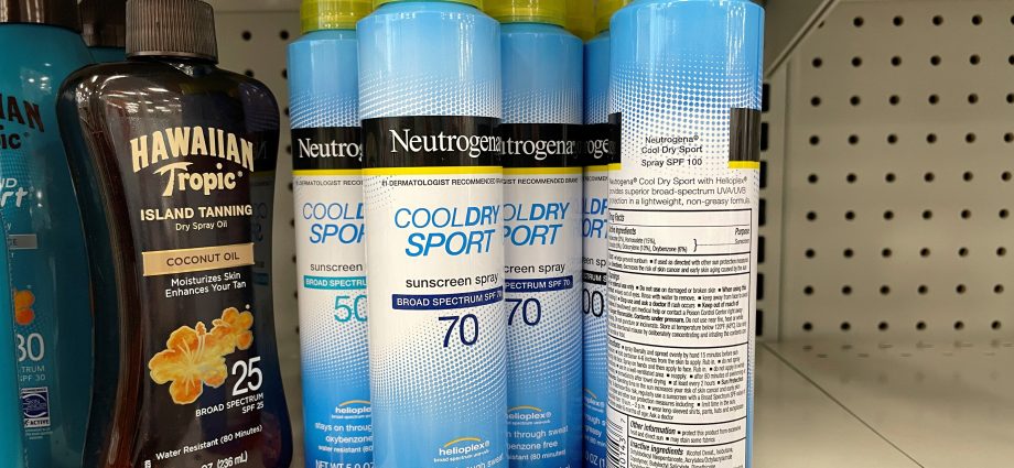 Johnson &#038; Johnson is recalling some sunscreen products. A carcinogenic substance was detected in them