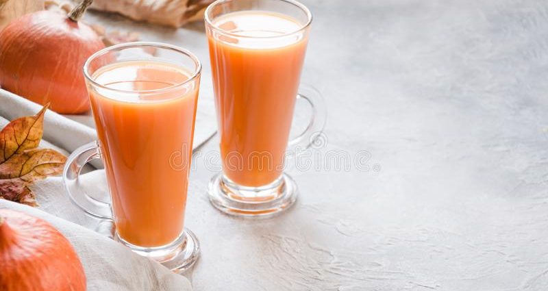 Juice from pumpkin and apples for the winter