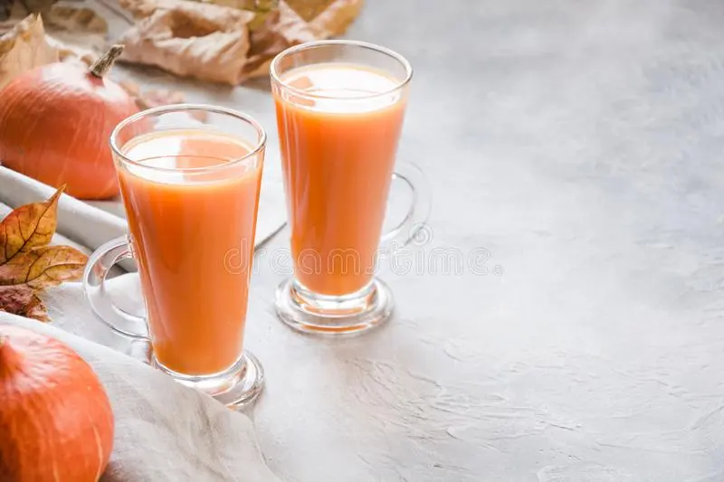 Juice from pumpkin and apples for the winter