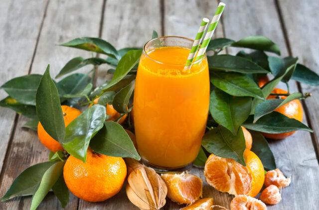 Juice from tangerines at home: recipes, how to make in a blender and for the winter