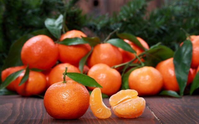 Juice from tangerines at home: recipes, how to make in a blender and for the winter