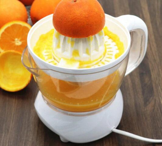 Juice from tangerines at home: recipes, how to make in a blender and for the winter