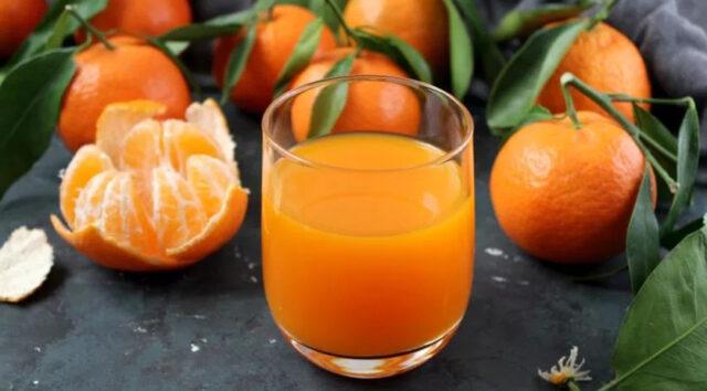 Juice from tangerines at home: recipes, how to make in a blender and for the winter