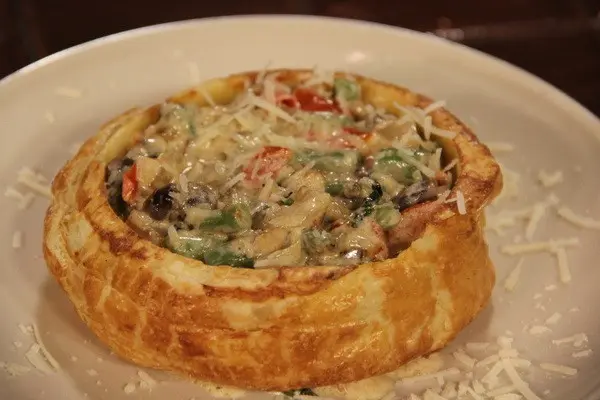 Julienne with chicken and mushrooms in the dough: step by step recipes with photos