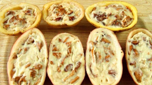 Julienne with mushrooms: recipes for cooking in the oven, in a pan, in a slow cooker