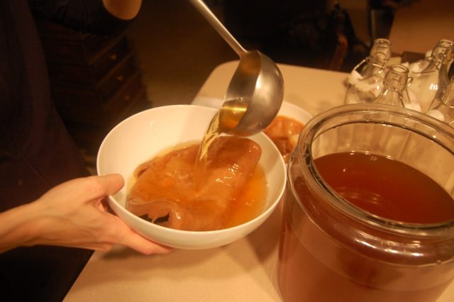 Kombucha in cosmetology: masks for facial skin, wrinkles, acne, application reviews