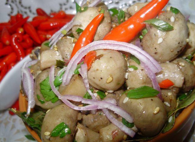 Korean champignons at home: recipes with photos