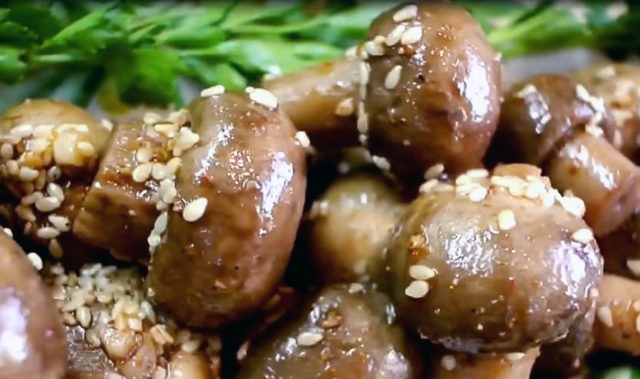 Korean champignons at home: recipes with photos