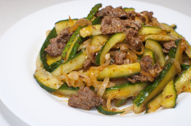 Korean-style cucumber salad with meat: recipes with photos and videos