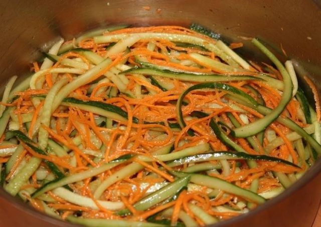 Korean-style cucumbers for the winter: salad recipes Lick your fingers