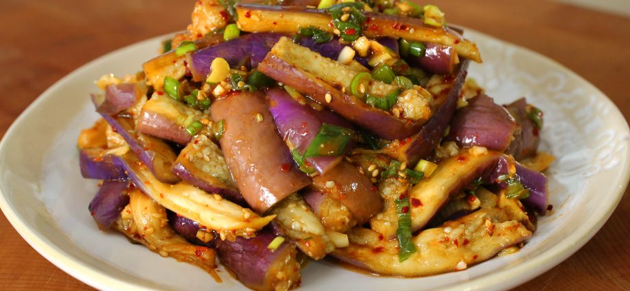 Korean-style eggplant for the winter: quick recipes for pickled blue ones at home