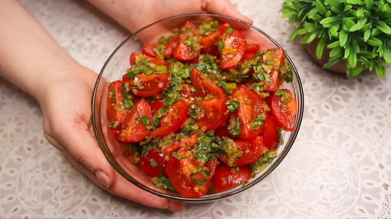 Korean tomatoes: the most delicious and quick recipes