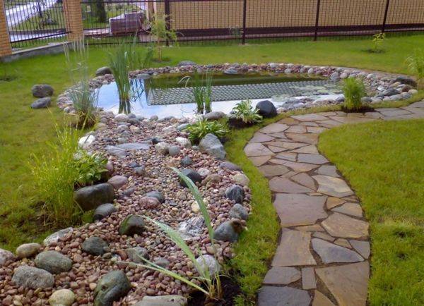 Landscape design of a summer cottage