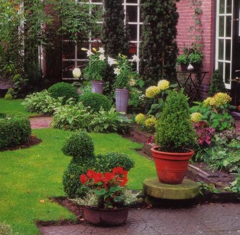 Landscaping styles and their characteristics