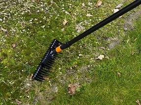 Lawn aerators: mechanical, electric and petrol