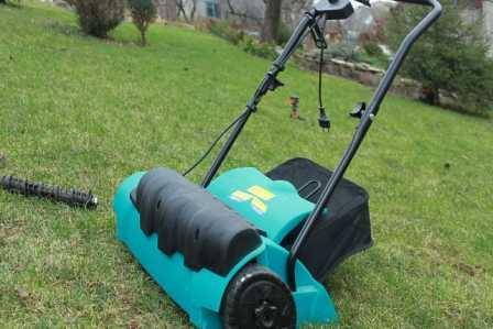 Lawn aerators: mechanical, electric and petrol