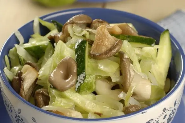 Lean salads with mushrooms: step by step recipes