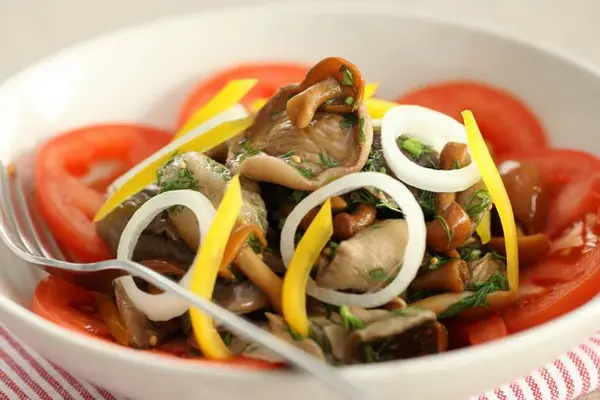 Lean salads with mushrooms: step by step recipes