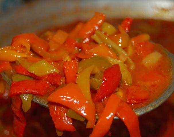 Lecho of peppers without tomatoes for the winter