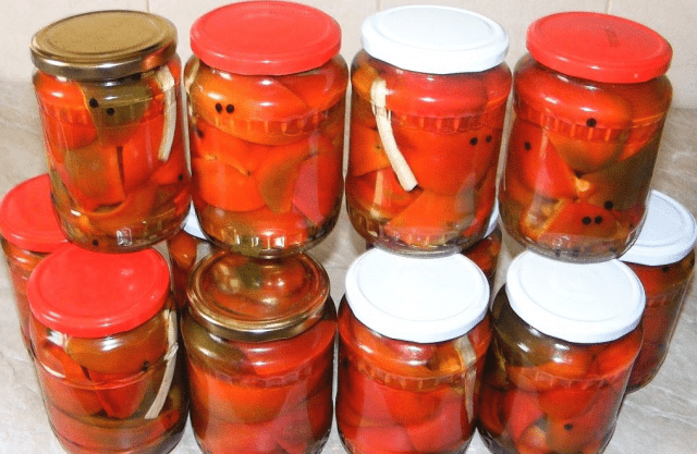 Lecho of peppers without tomatoes for the winter