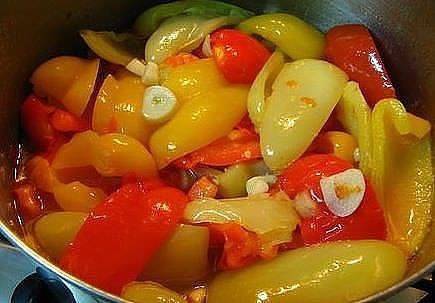 Lecho of peppers without tomatoes for the winter