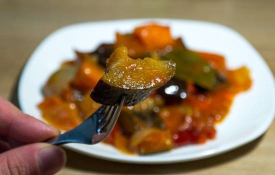 Lecho with eggplants, tomatoes and peppers