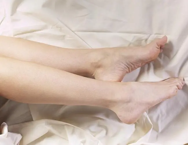 Leg cramps at night keep you awake? Here are some effective home remedies