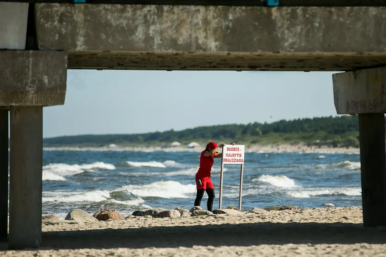 Lifeguard: when we pulled him out of the Baltic Sea, there was a strong odor of alcohol