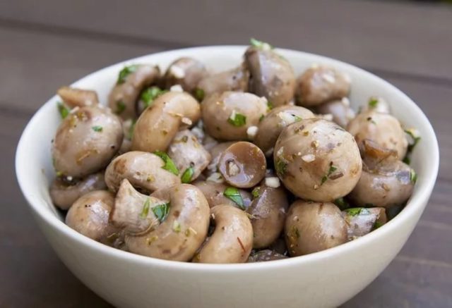 Lightly salted champignons in a hurry: the worlds instant recipes