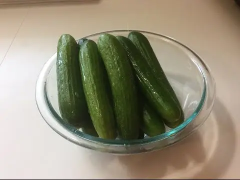 Lightly salted cucumbers: a recipe for cooking in cold water